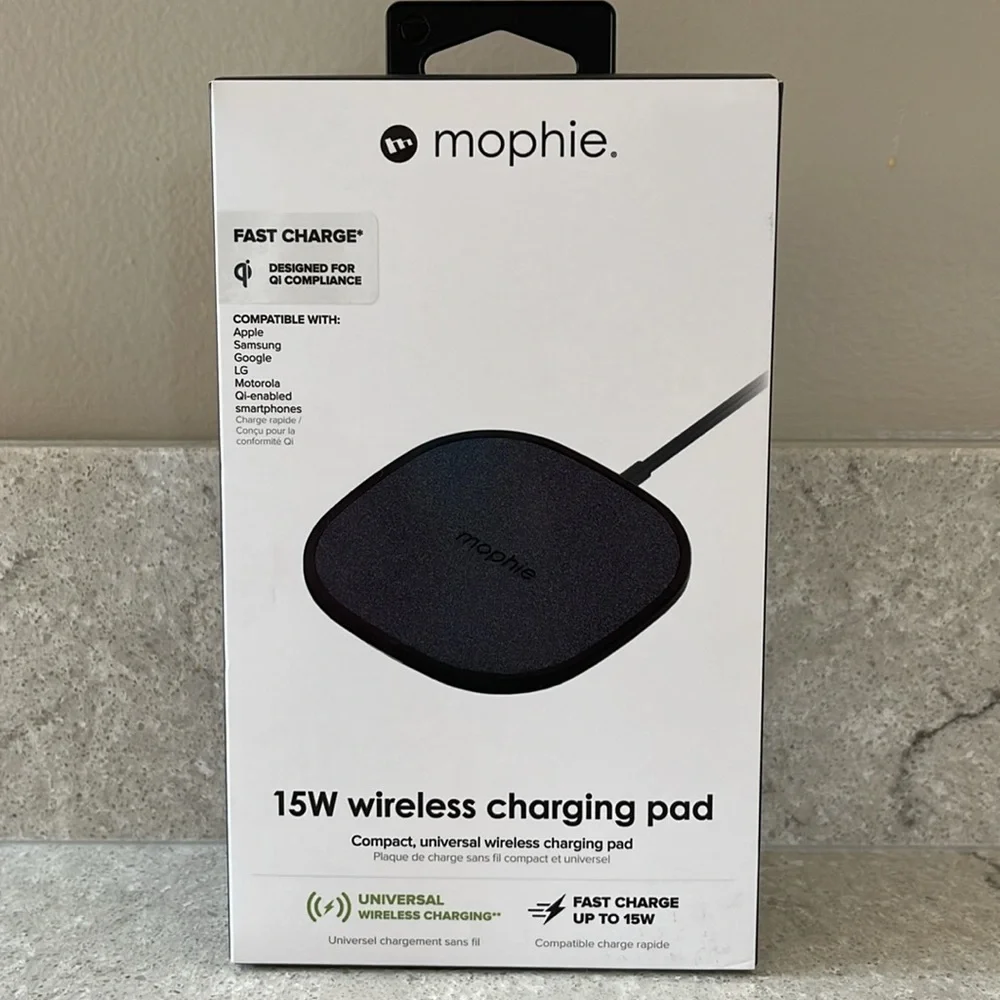 Mophie 15W Universal Fast Charge Wireless Black Charging Pad w/Power Adapter